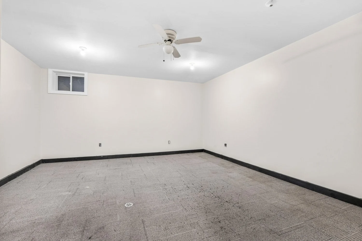 3524 Bathurst St_024.jpg