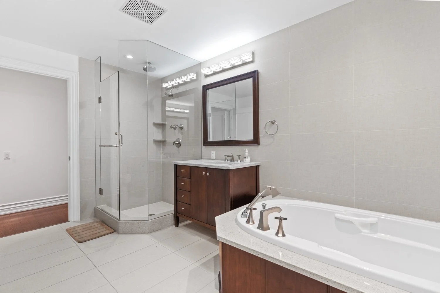 38 Avenue Rd_024.jpg