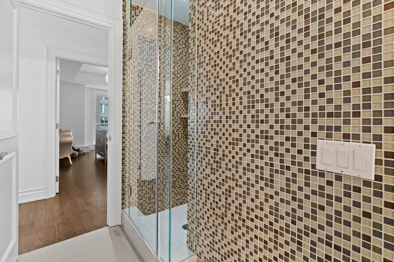 38 Avenue Rd_030.jpg