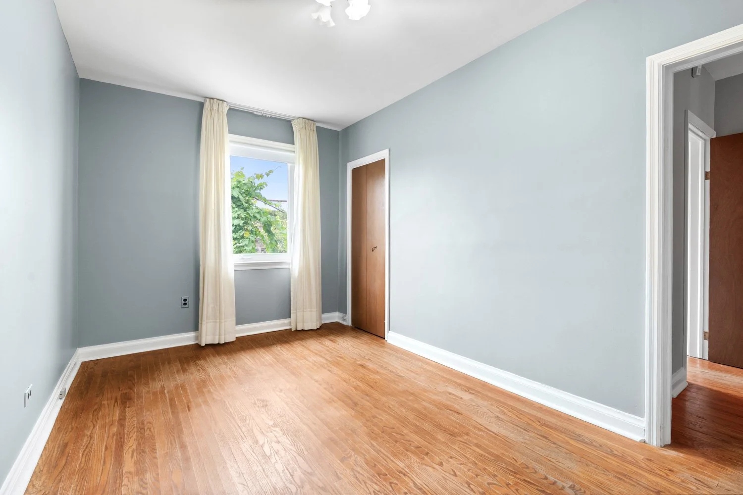 114 Gracefield_017.jpg