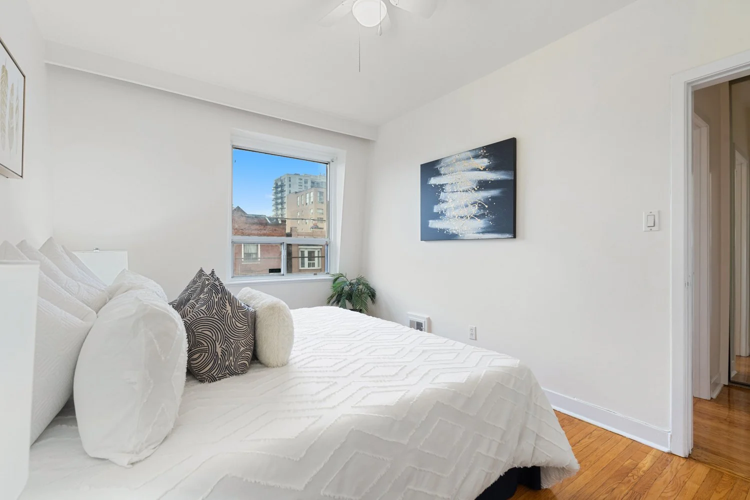 921 Lansdowne_018.jpg