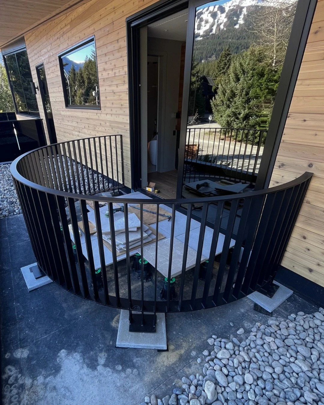 Custom curved exterior guardrail for a custom Whistler build - clean lines and a durable powder-coated finish to tie it into the overall design of the home.

A subtle but standout feature the homeowners will enjoy for years to come.

GC: @balmoralcon