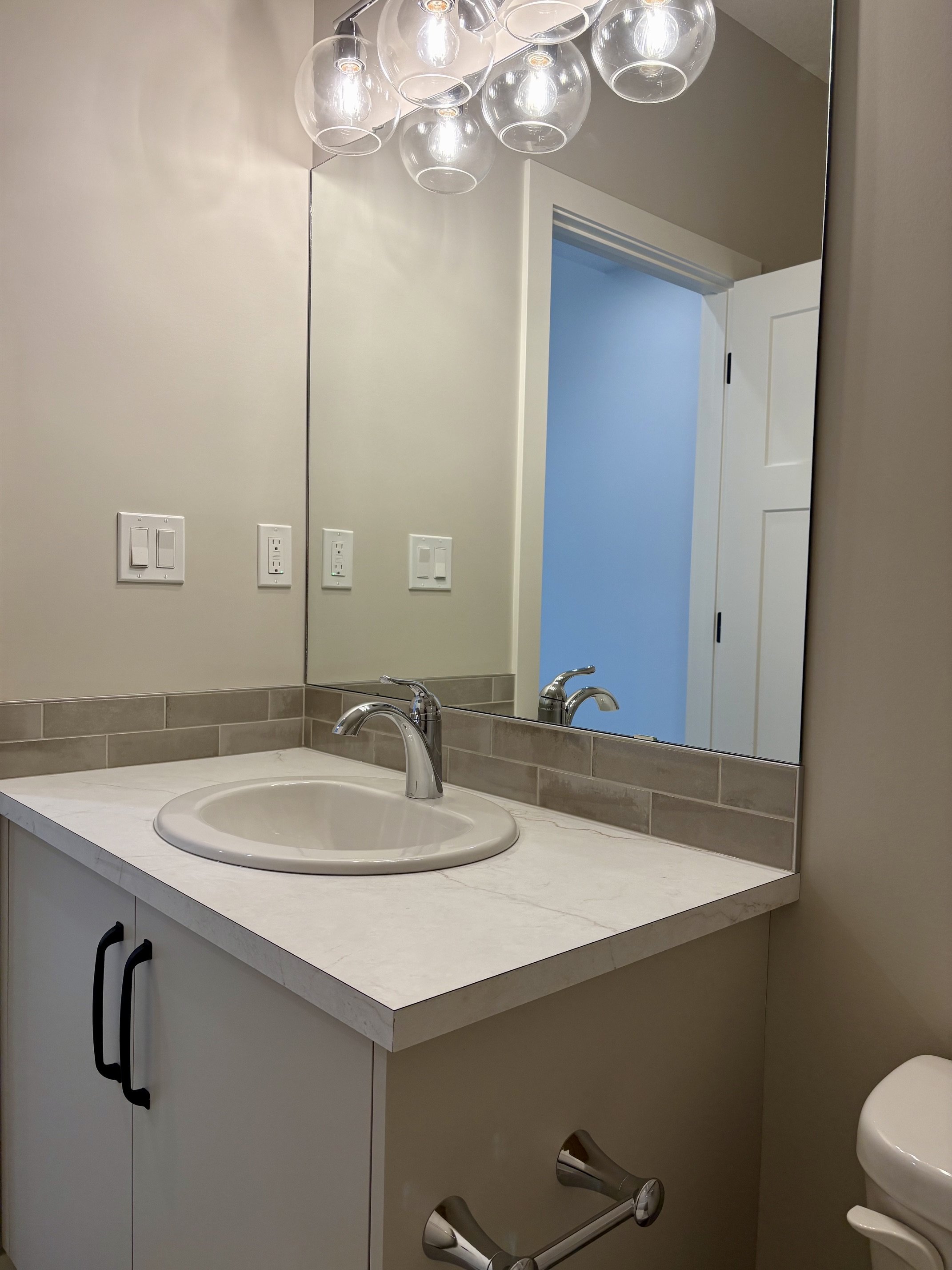 Main Bath 3.jpeg