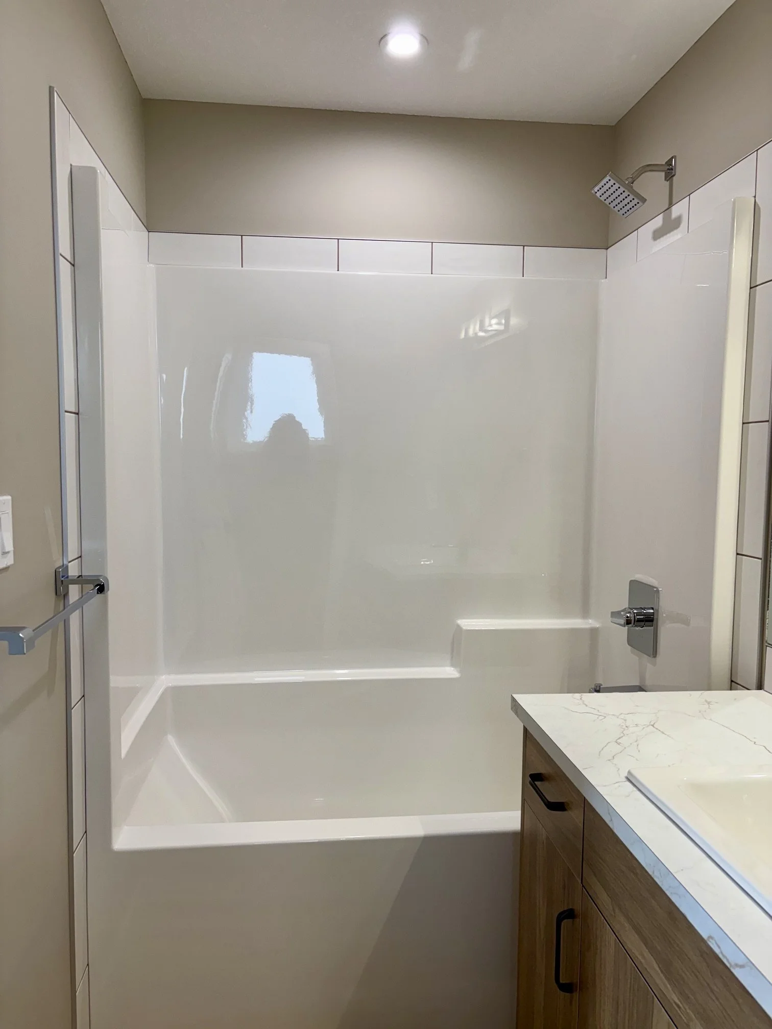 29 Ian - Ensuite 2.jpeg