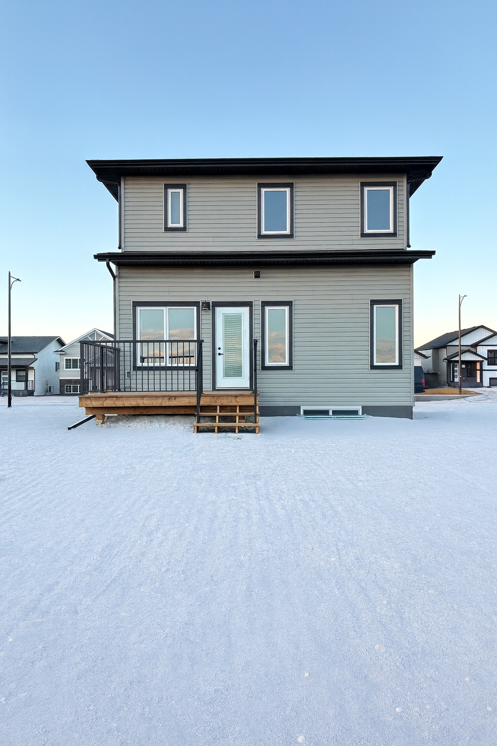 6 Ian Way with Snow Rear .png