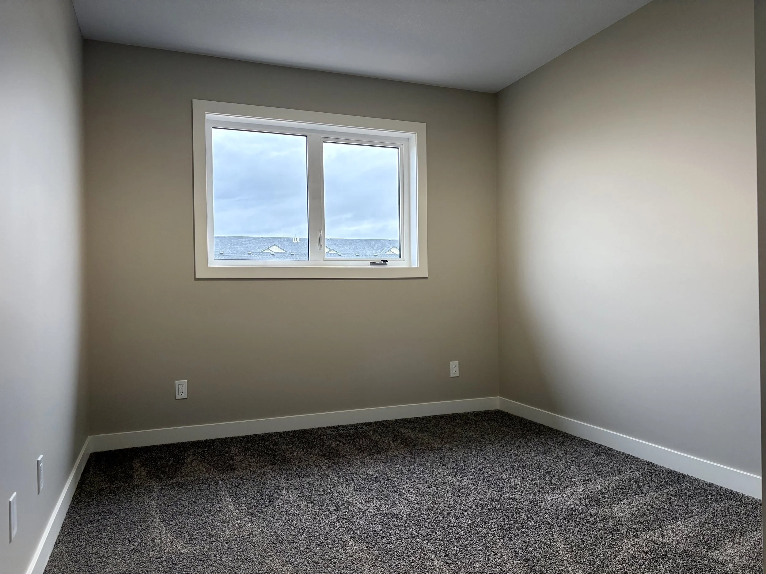 29 Ian - Bedroom 2.jpeg
