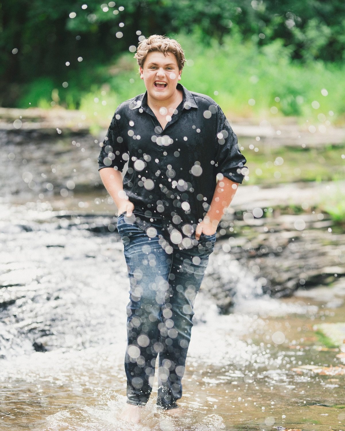 Who said senior photos can&rsquo;t be a splash of fun??? 

📸 NOW BOOKING CLASS OF 2026📸

#seniorphotos #seniors2025 #classof2025 #aproposdiane