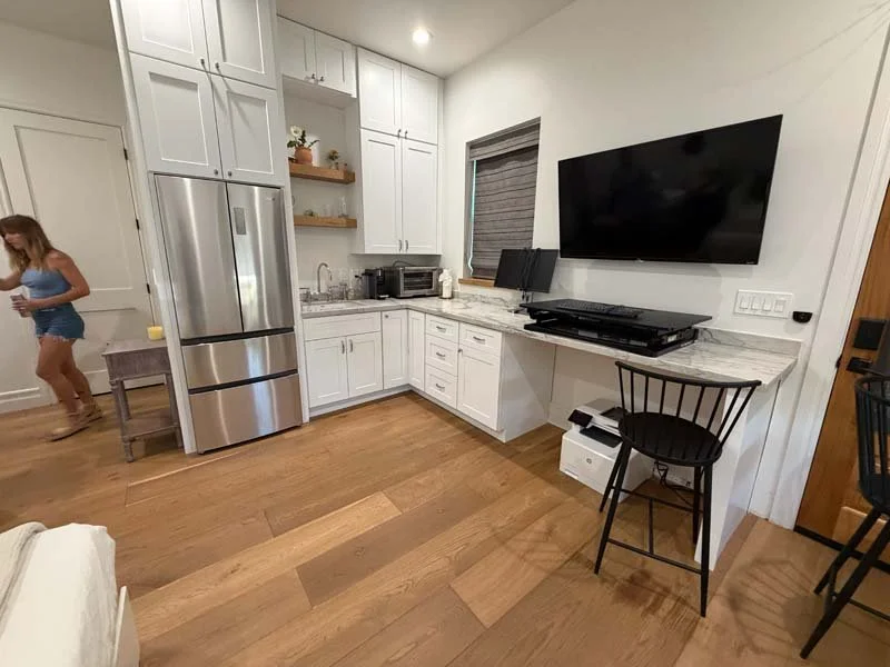 Guest Kitchen - Likely too small to shoot so will use as Joanna's prep area