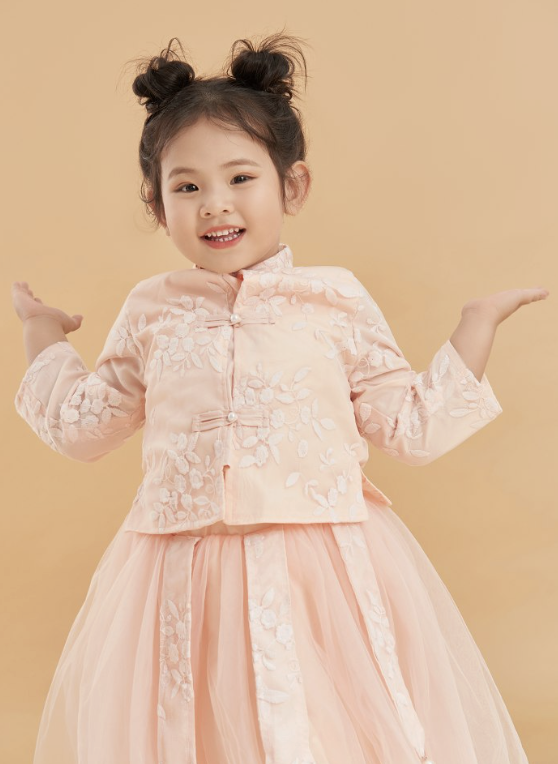 Mia - available both