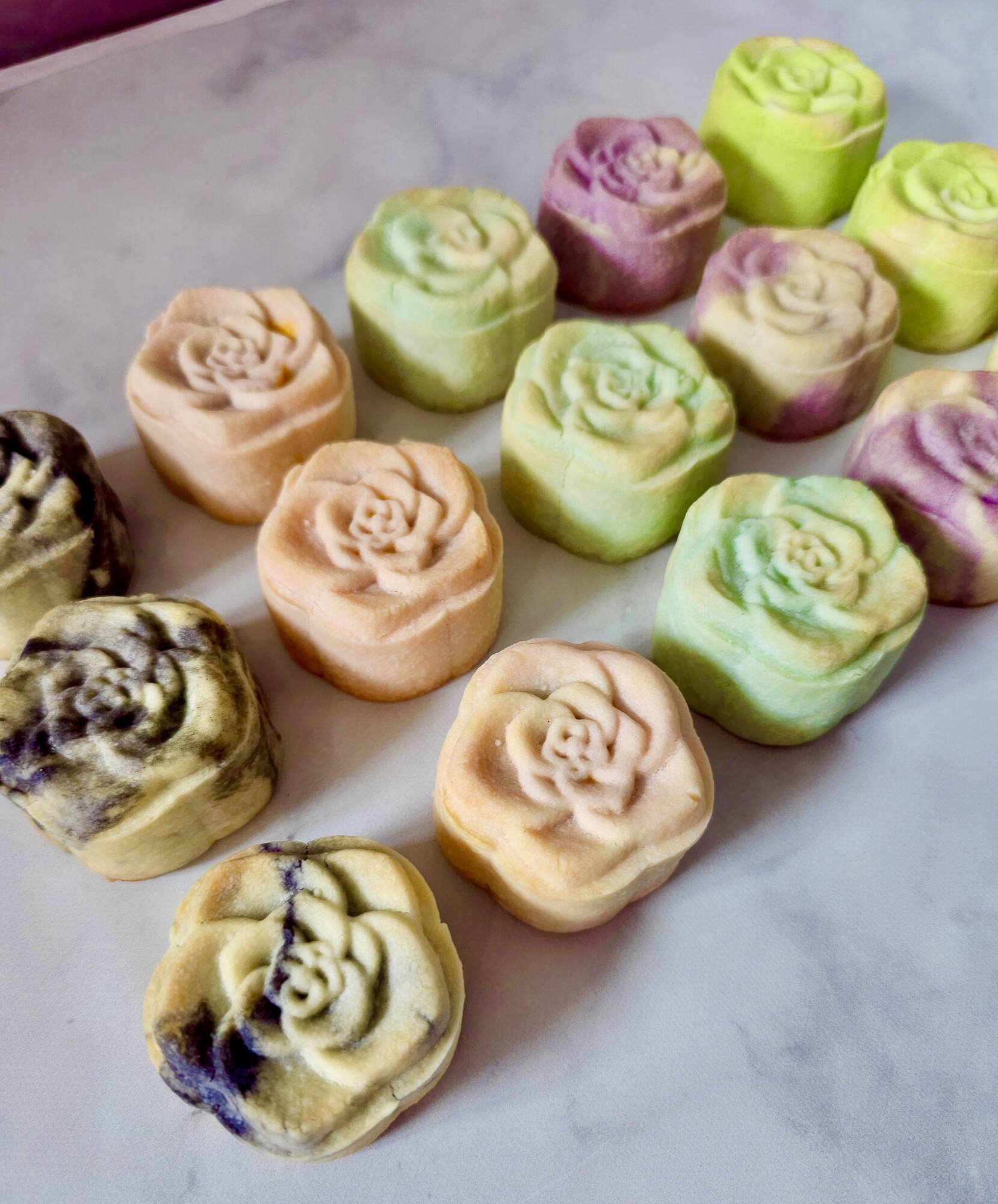 flatlay-rose-mooncakes-color-gradient-alt.jpg