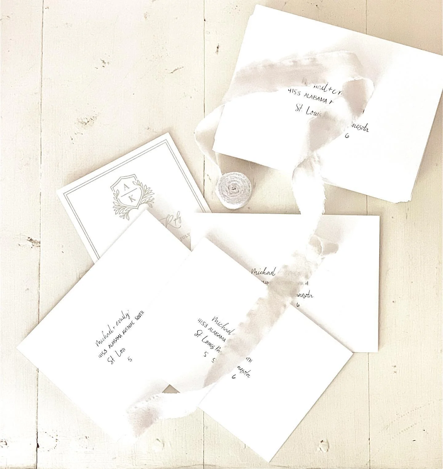 ✉️ ♡ 

#moderncalligraphy #calligraphy #weddingcalligraphy #minneapoliscalligrapher #handlettering #handlettered #darlingdaily