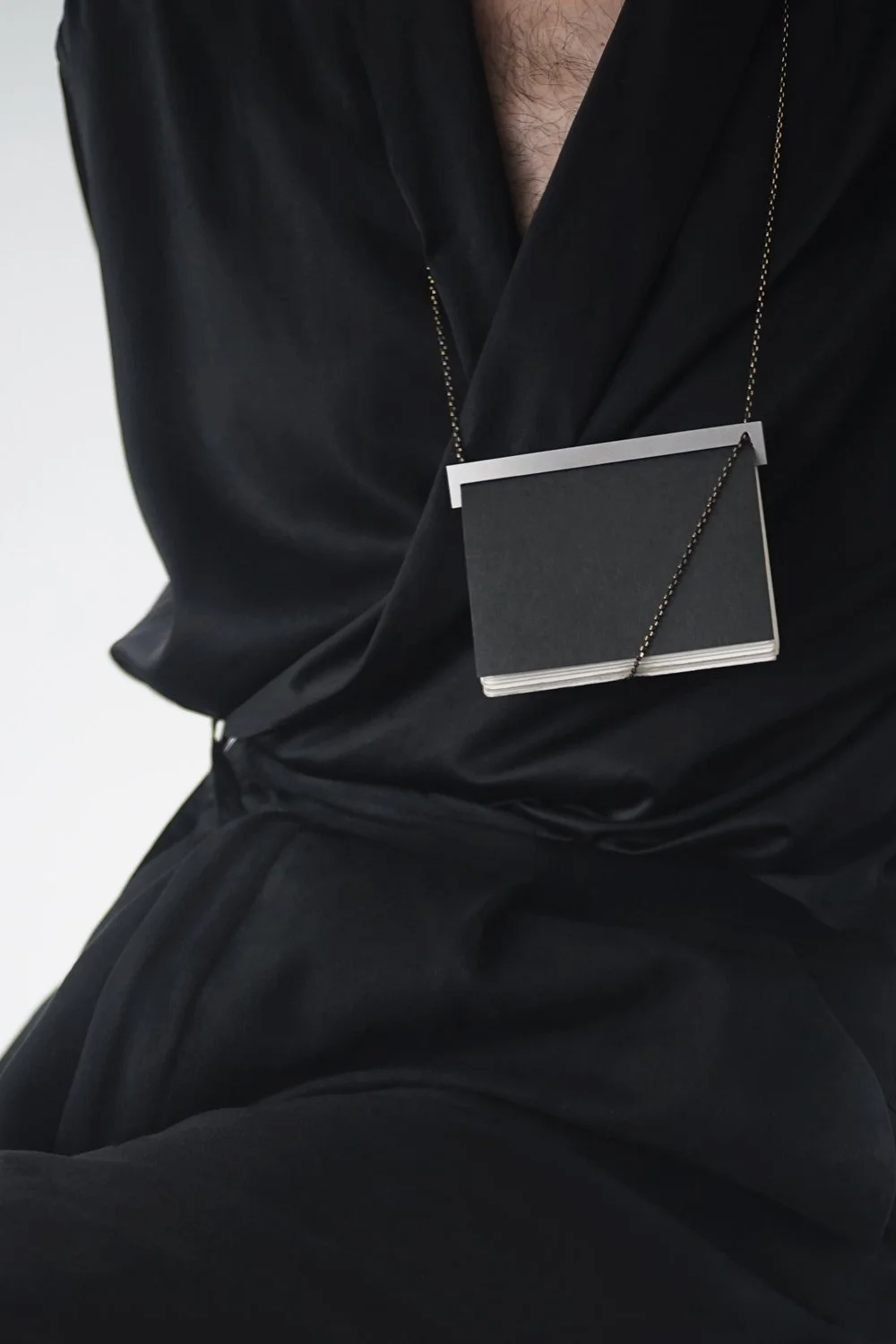 3--_--A6-with-chain--f_--IMAGE-1--_---FOLDBOOK-by-ERLANDS--.jpg