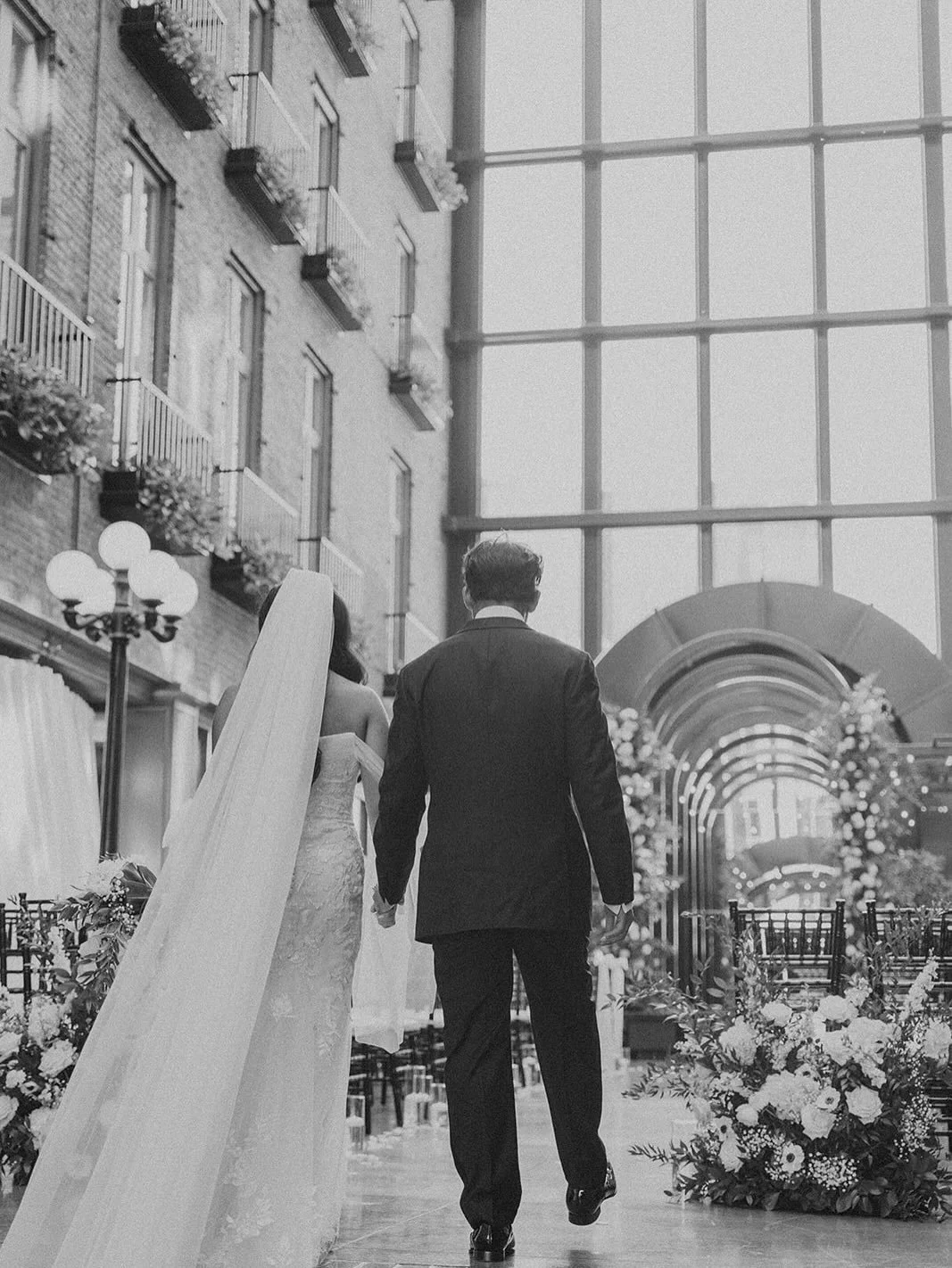 Korina + Jarod at @europaeventsseattle 🖤🤍

@europaeventsseattle // @aliciaparkphoto // @faridfilmco // @insaiyanent // @pyramidcateringseattle // @peony_and_twig // @puffyclouds_pastry // @rachellerose.hair // @sweetndesign // @marzanoevents 

#sea