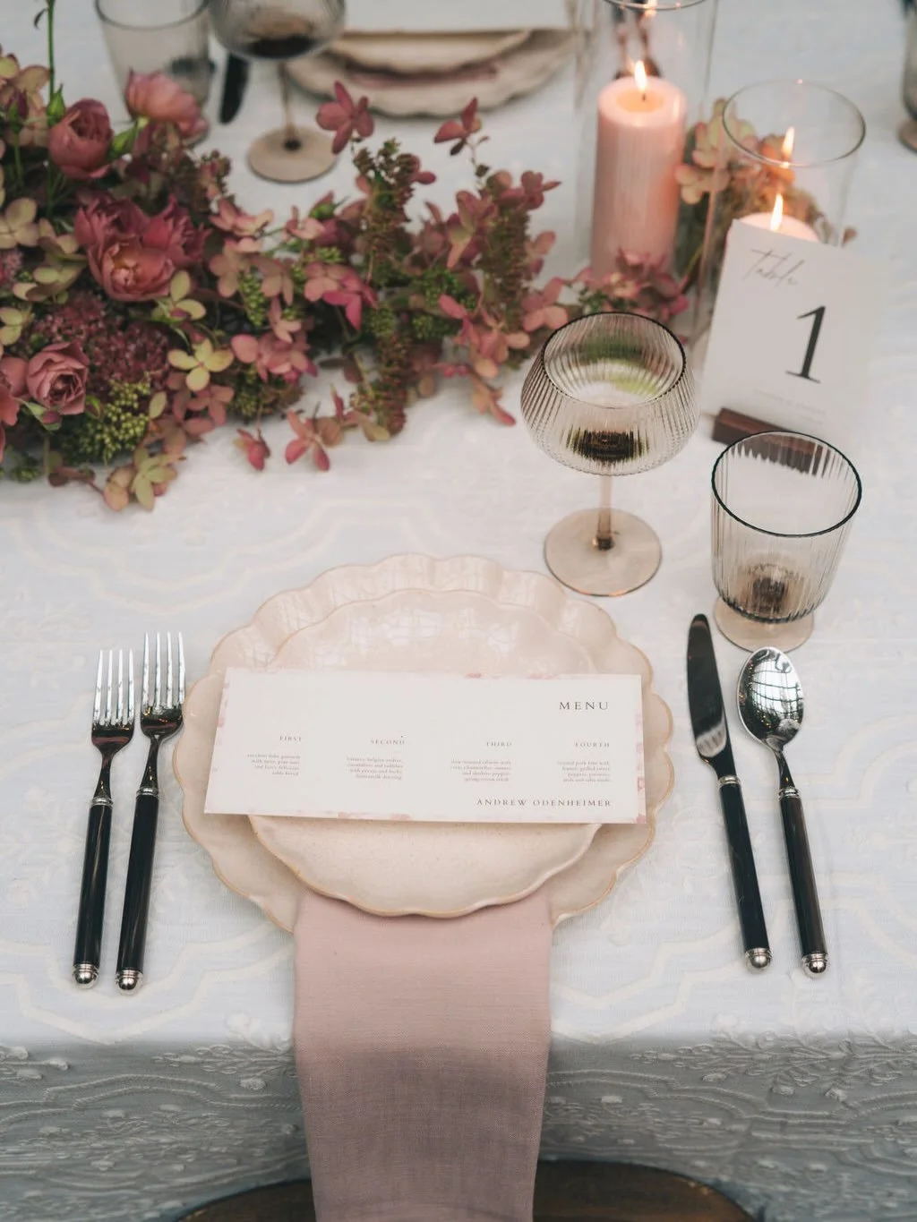 @thecorsonbuilding // @alysonhallphoto // @brierandivy // @bbjlatavola // @fignhoney.rentals // @pedersenseventrentals // @cortpartyrental // @taupecandleco 

#seattleweddingplanner #seattleweddingcoordinator #seattlewedding #seattlebride
#weddingpla