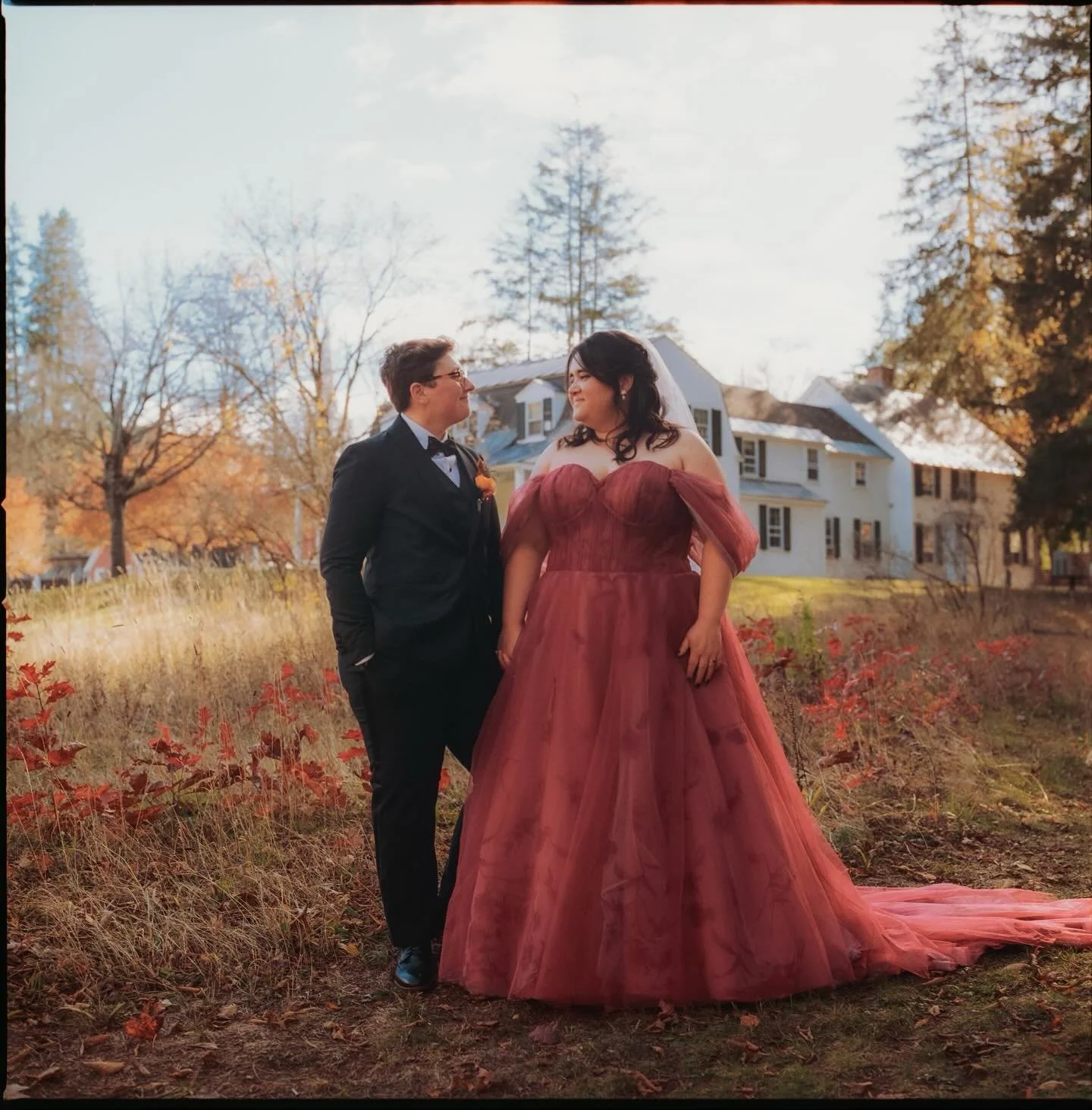 Tessa &amp; Mal | VT, 2025 ❤️

@graftoninnweddings // @graftoninnvermont // @woodandether // @fastponyflowers // @vermontbridalbeauty // @thistlerosebridal