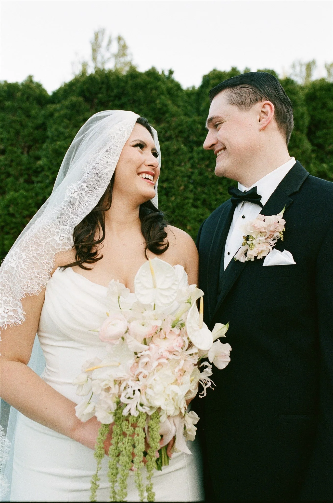 HANNAH + SAM - 35MM-11.jpg