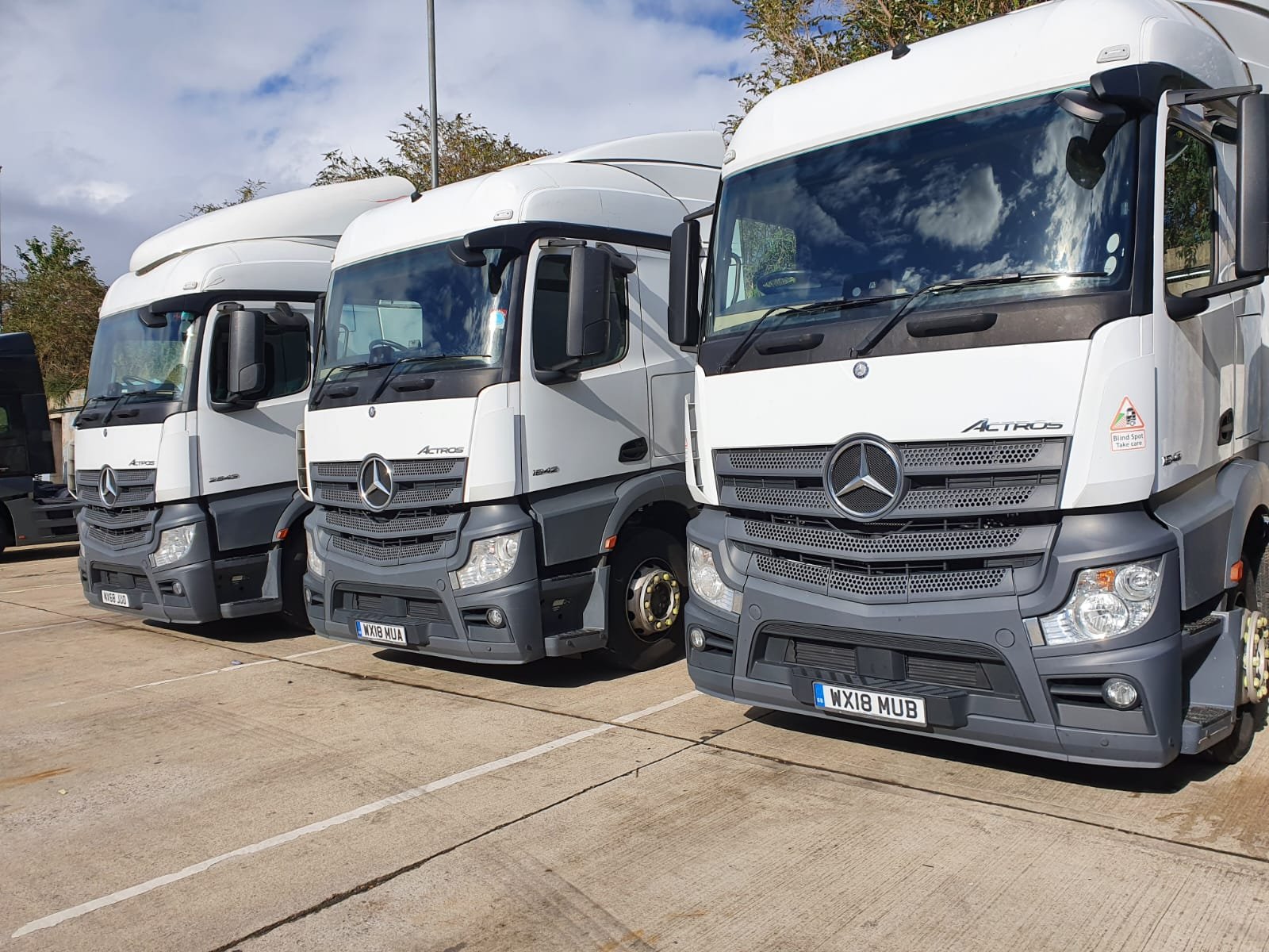 tractor units 18reg.JPG