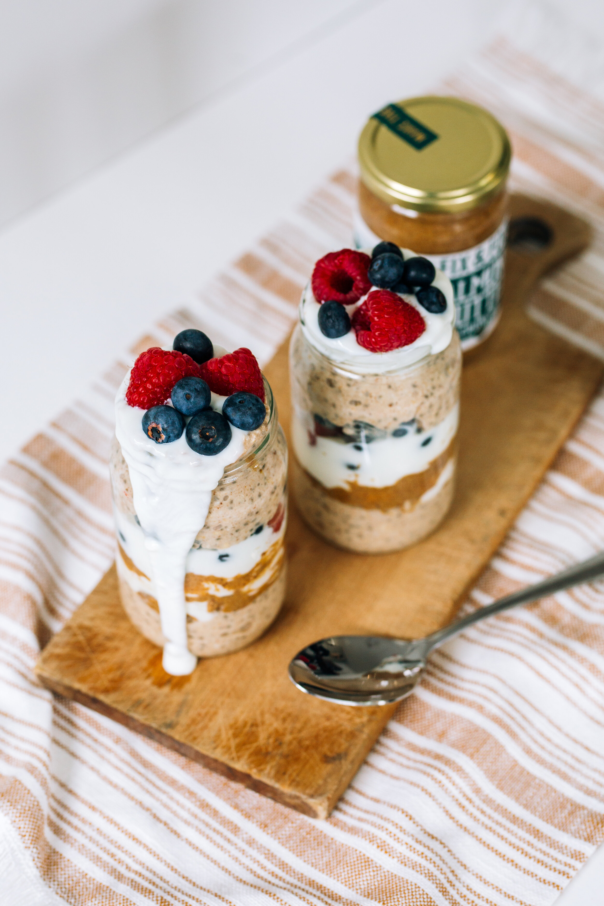 RECIPE ALMOND BUTTER OVERNIGHT OATS — Fix & Fogg