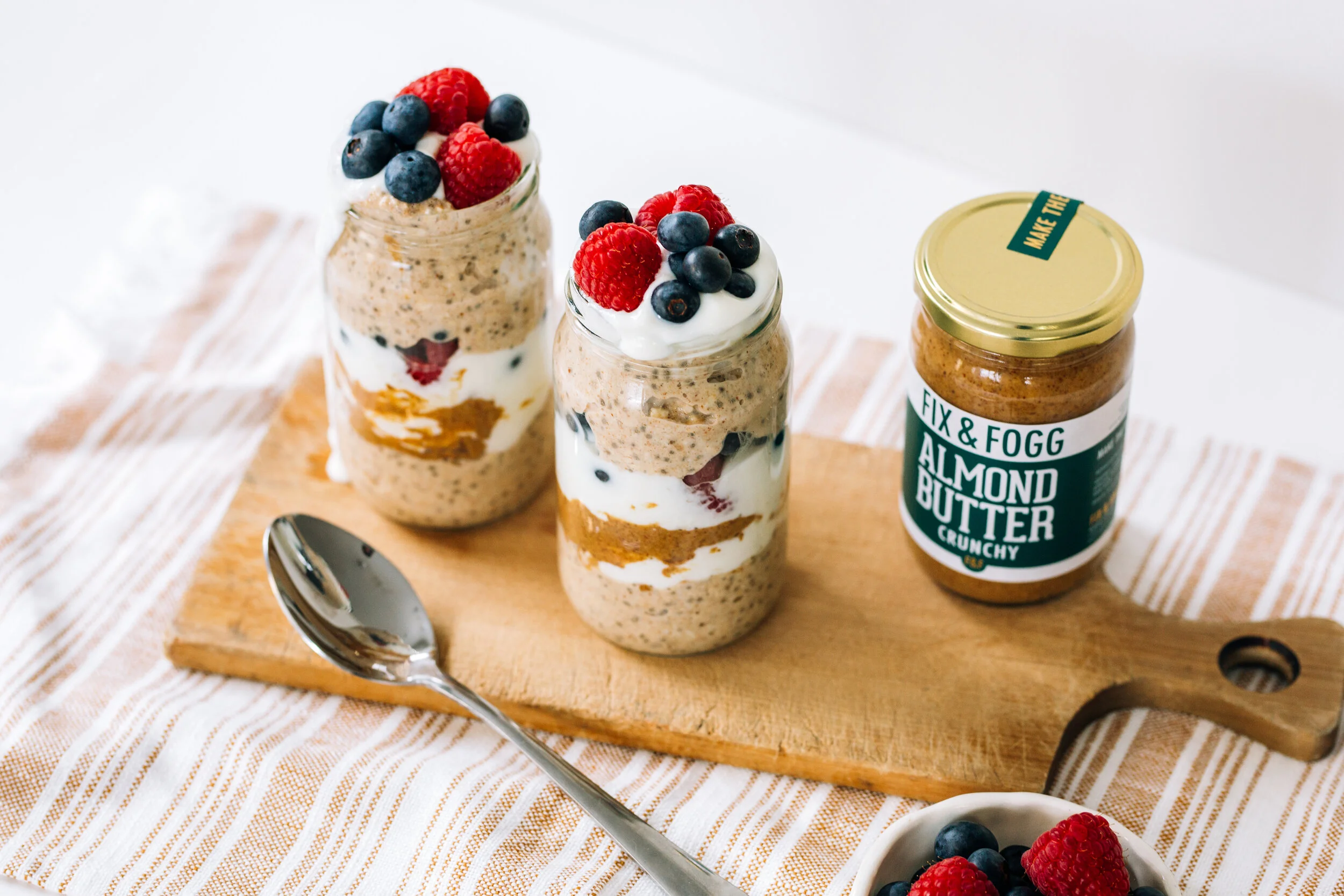 RECIPE ALMOND BUTTER OVERNIGHT OATS — Fix & Fogg