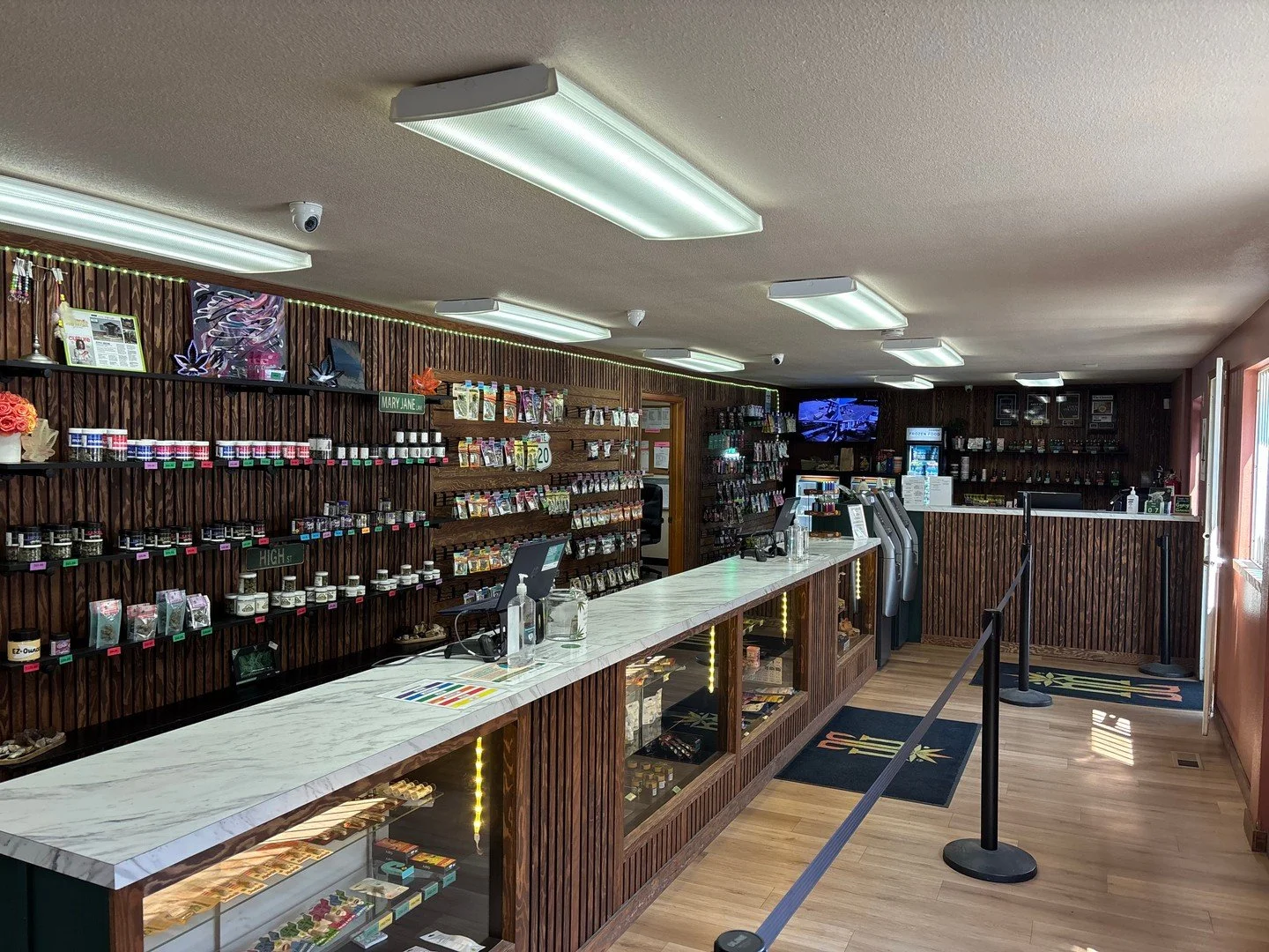Friday is here and the weekend is calling. 🌿🔥 Whether you're kicking back after a long week, heading out with friends, or just looking to elevate your vibe, Gypsy Greens has you covered. Stop by, stock up, and make this weekend one to remember. 😎?