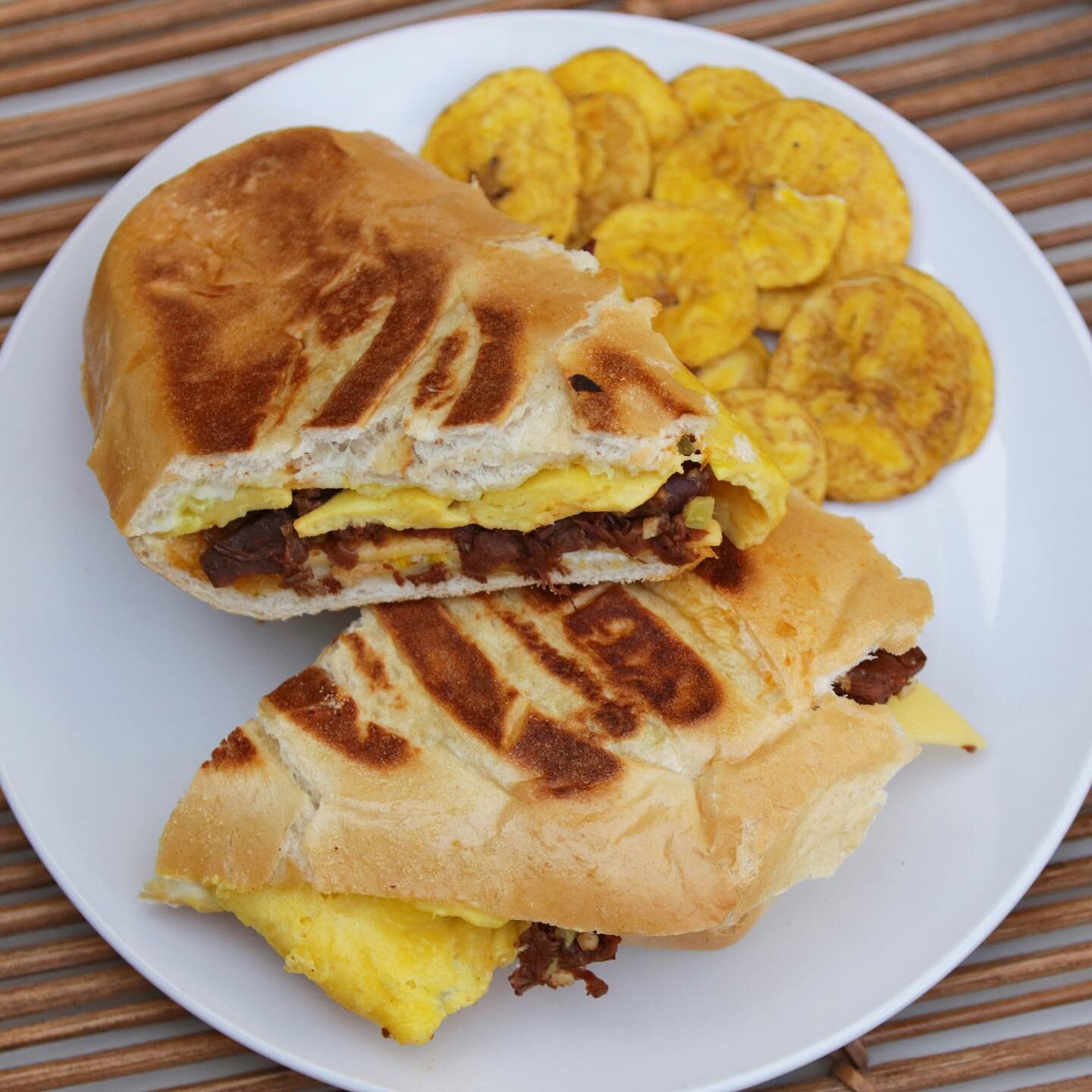 Breakfast cubano tomorrow! 🤤 
📍 712 orange ave LB, 10-1pm

#lobocubanfood #vegan #vegans #vegout #vegoutla #plantbased #veganfood #veganig #vegansofla #southbayvegans #govegan #vegancommunity #vegano #plantbaseddiet #sustainability #veganrecipes #v