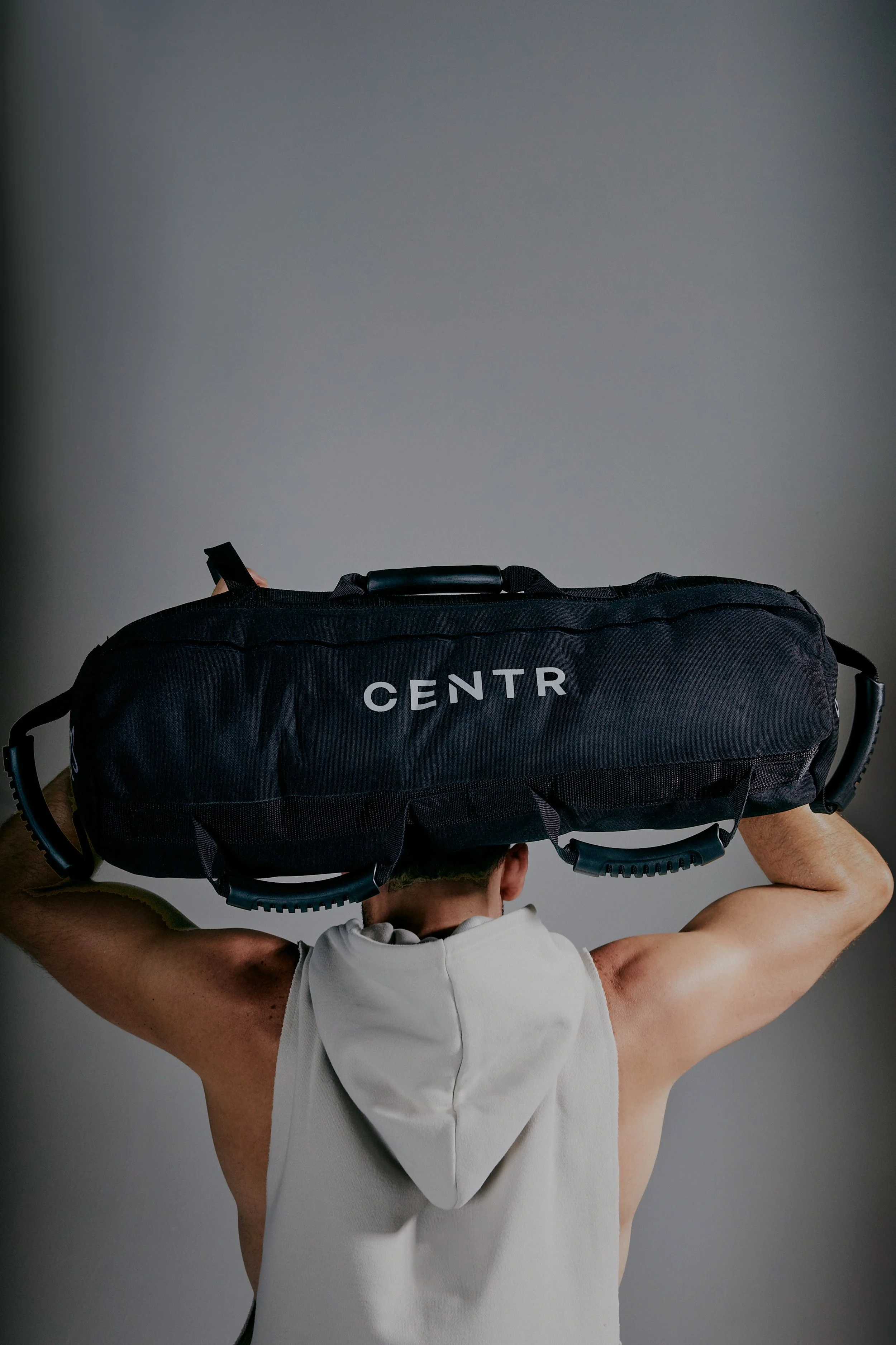 CENTR_FITNESS_LIFESTYLE_HOODIE_SANDBAG_0603 R.jpg