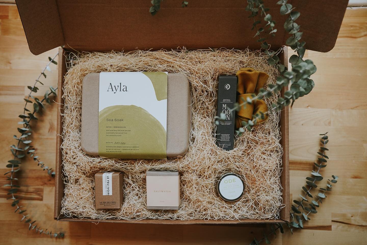 Restore, relax, remineralize, and invoke the four elements of ocean, earth, fire, and sky with this sustainable set.
⠀⠀⠀⠀⠀⠀⠀⠀⠀
@aylabeauty Seaweed Ritual, designed to  be a profound way to witness the power of individual ingredients in their natural 