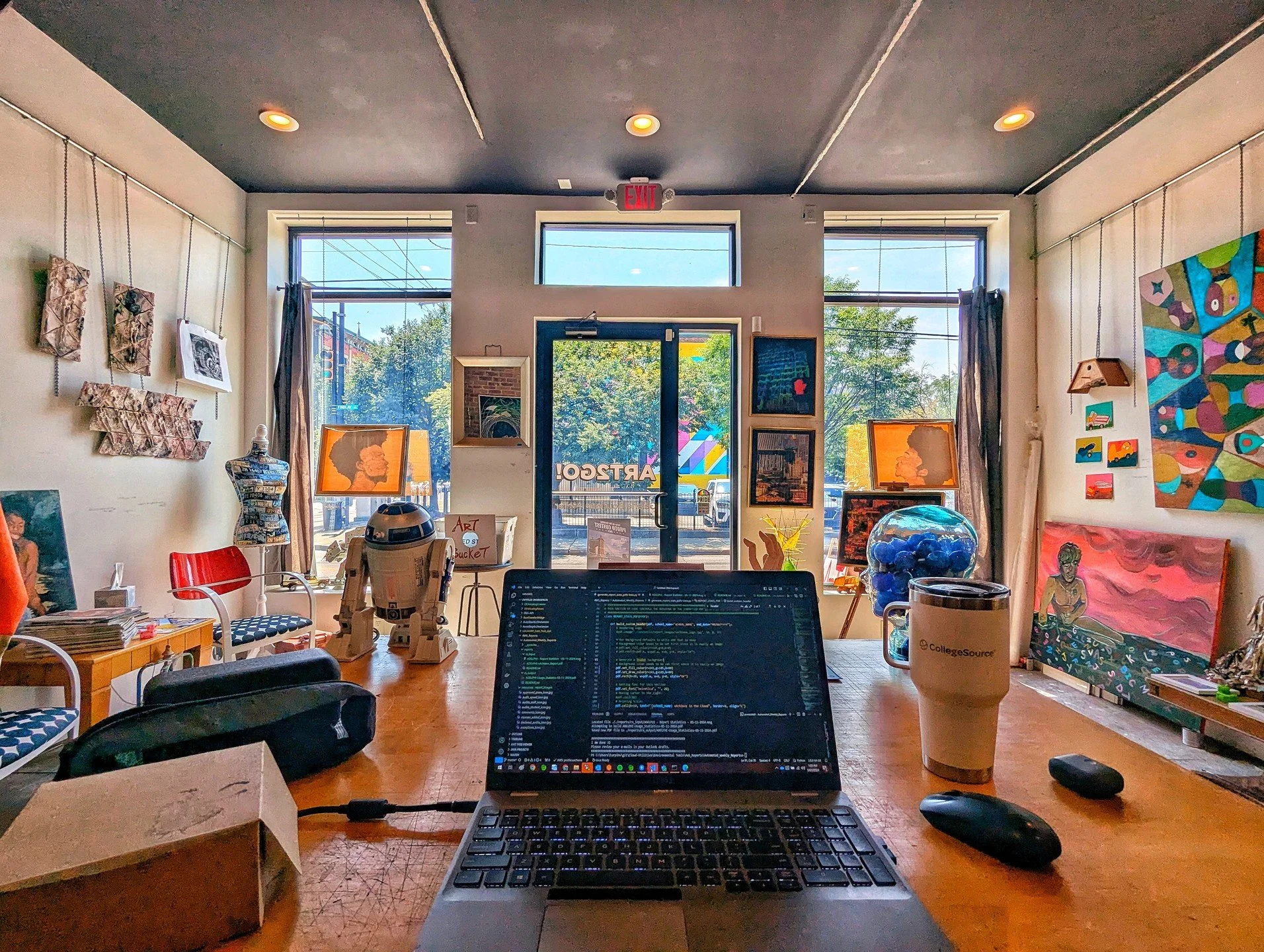 Ever bring your other work to your other work so that you can do both works at work? 🤪🧐🤣

Maybe drop by Art2go Gallery and get some of my work or visit to keep me distracted from my other work!!
.
.
.
.
.
.
#vpht_art #findlaymarket #otr #overtherh