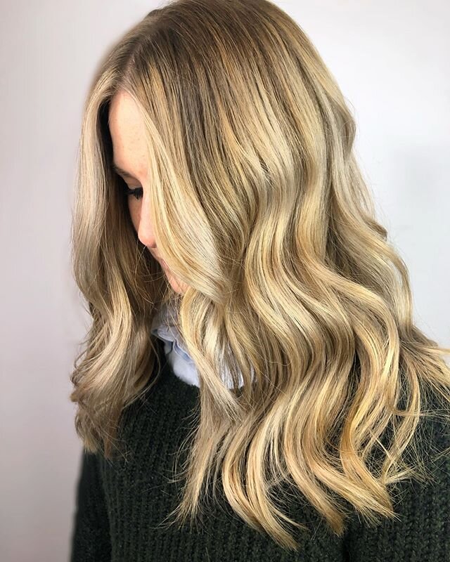 Is it awkward to share hair photos in a time like this? 
This is a questions I&rsquo;ve been going back and fourth on, but just because there is all this craziness going on doesn&rsquo;t mean that I&rsquo;m going to stop showing up for you! 
I might 