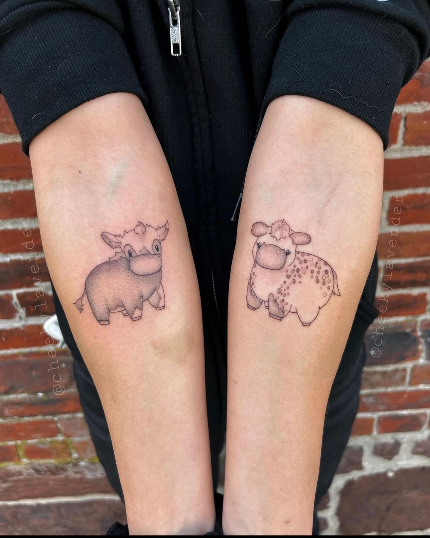 ✨How cute are these little cows 🐮 done by @cheekylavender ✨ 

Katie is now booking for the spring! Message her directly or give thirdseasontattoo.com a visit and book an appointment today!! 

#tattoo #tattoos #cowtattoo #delicatetattoo #delicatetatt