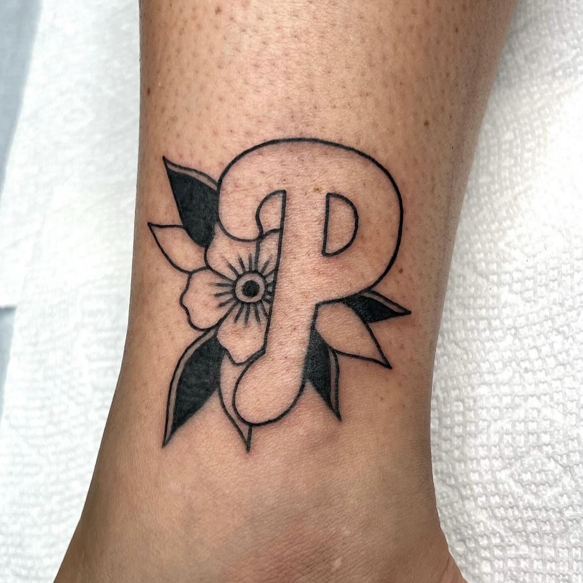 ✨ Go Phillies! ⚾️🌸 Done by @crybbyink ✨

Maeve is available for walkins weekly as well as scheduled appointments! 

#tattoo #tattoos #phillies #philliestattoo #tradtattoos #traditionaltattoo #traditionaltattoos #phillytattoo #thirdseasontattoo #lans