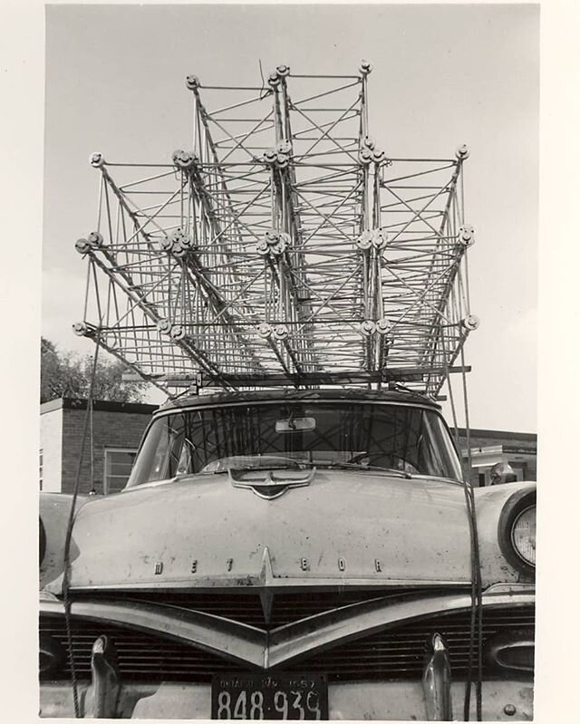 - MILLARD MEMORIES -
One way to avoid shipping costs. Even the cars of yesteryear could support a 30m tower on their roof.
