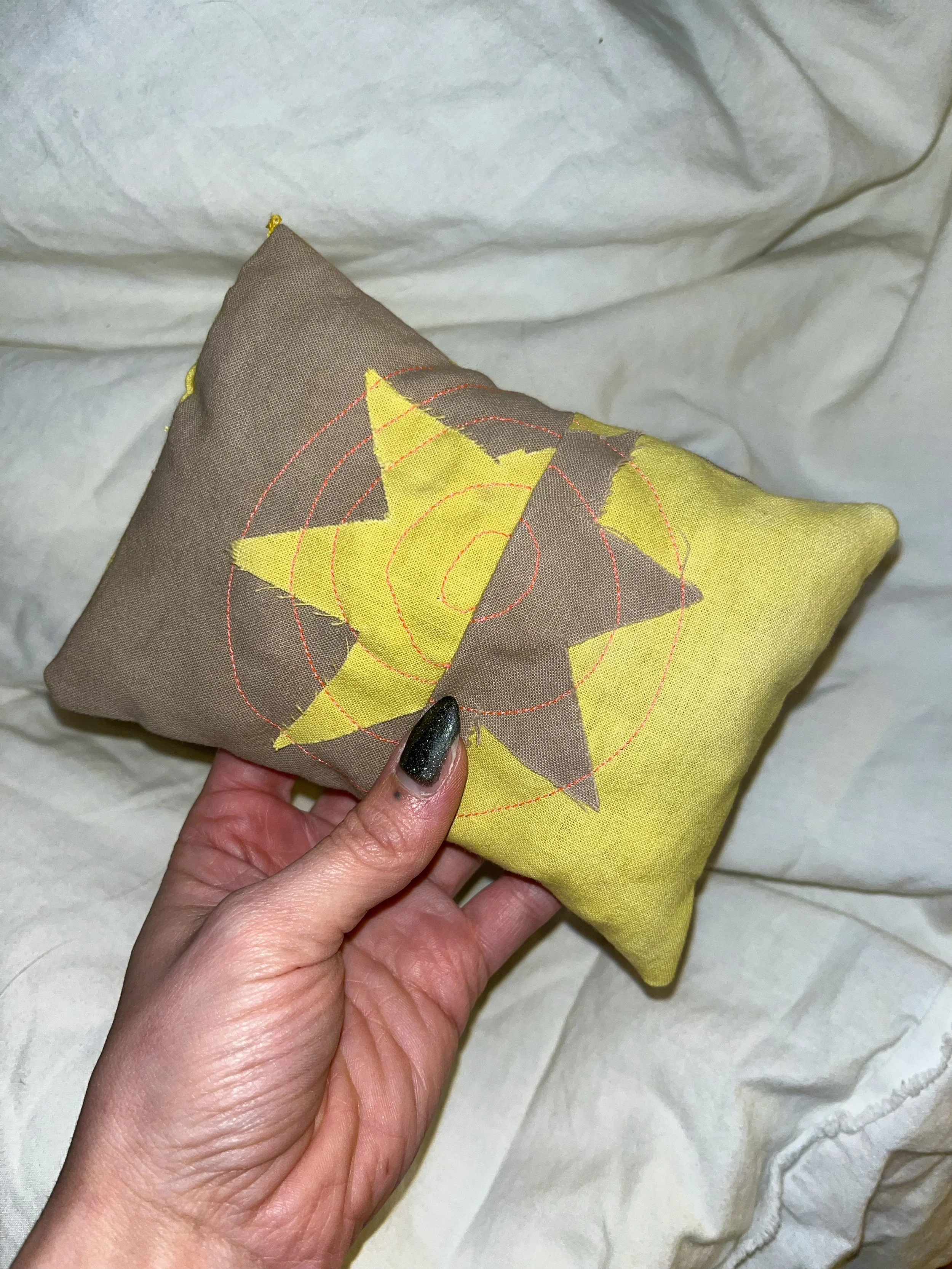 Make Your Own Herbal Dream Pillow, with Kayle Karbowski