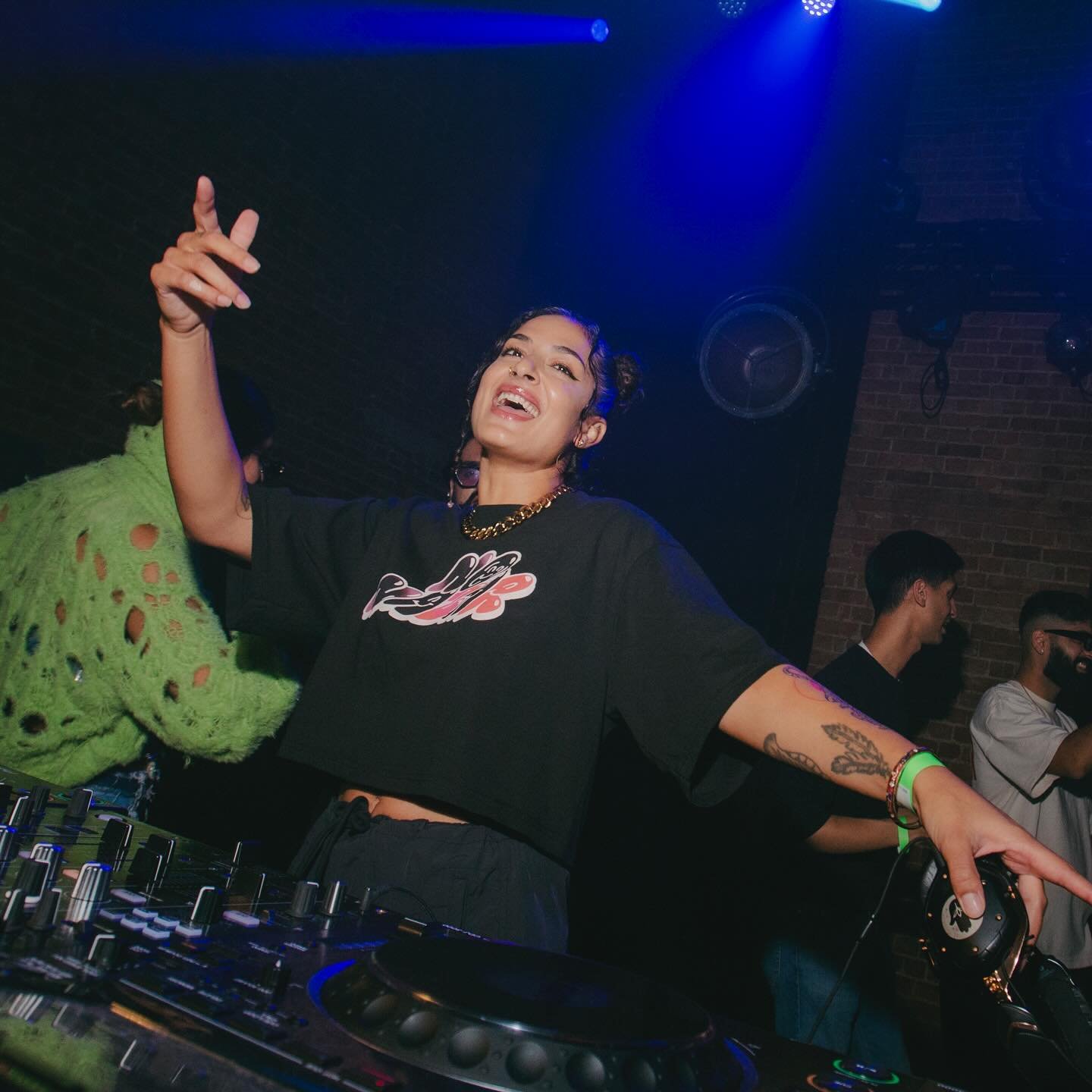 London! ❤️ 

Had to do a post to shoutout how amazing ya&rsquo;ll are, one of my favorite crowds to perform to. The energy is always on point. Thank you from the bottom of my heart for making our final @nonazar.la of the year so special 🫶🏽

@aku.vi