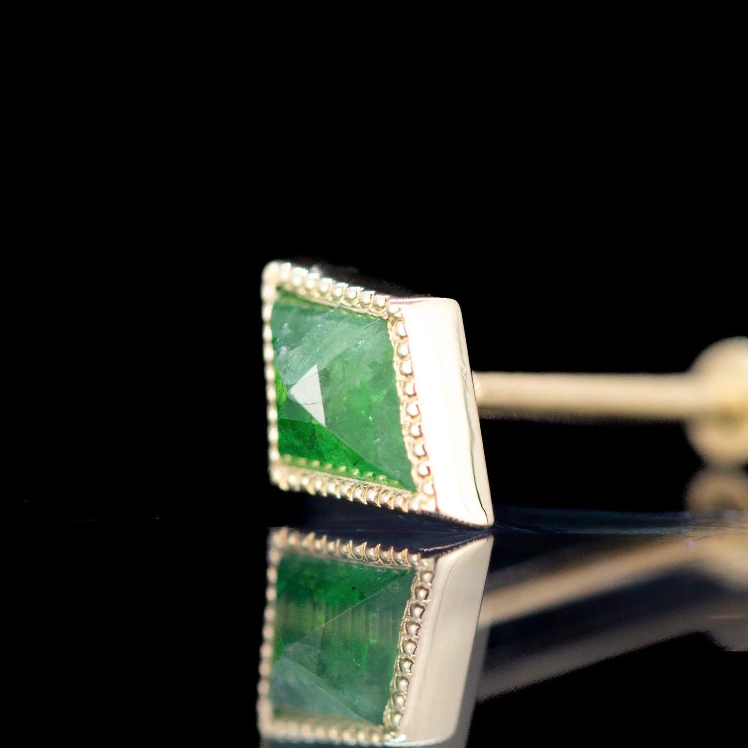 Tsavorite Millgrain Kite