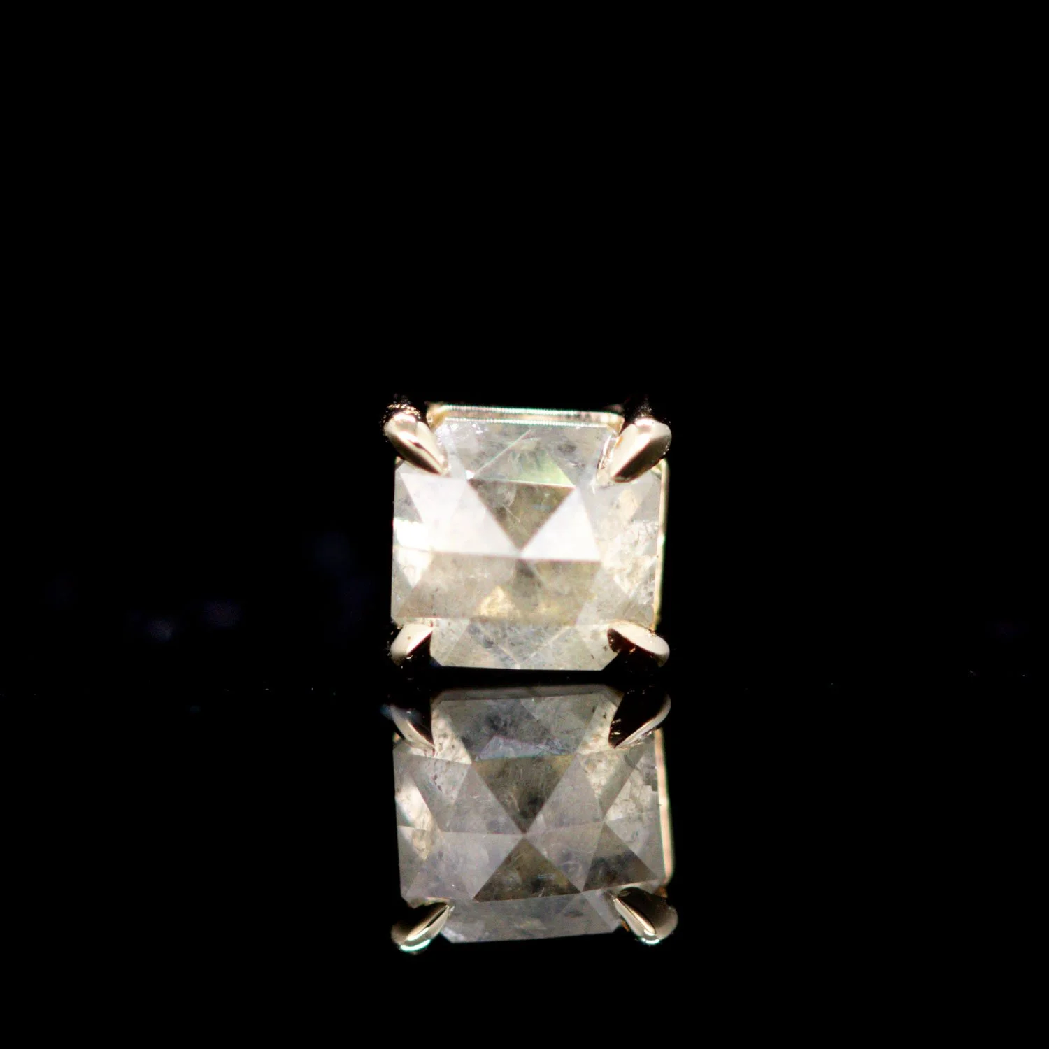 26 icy white 3.2x3.3 $438.jpg