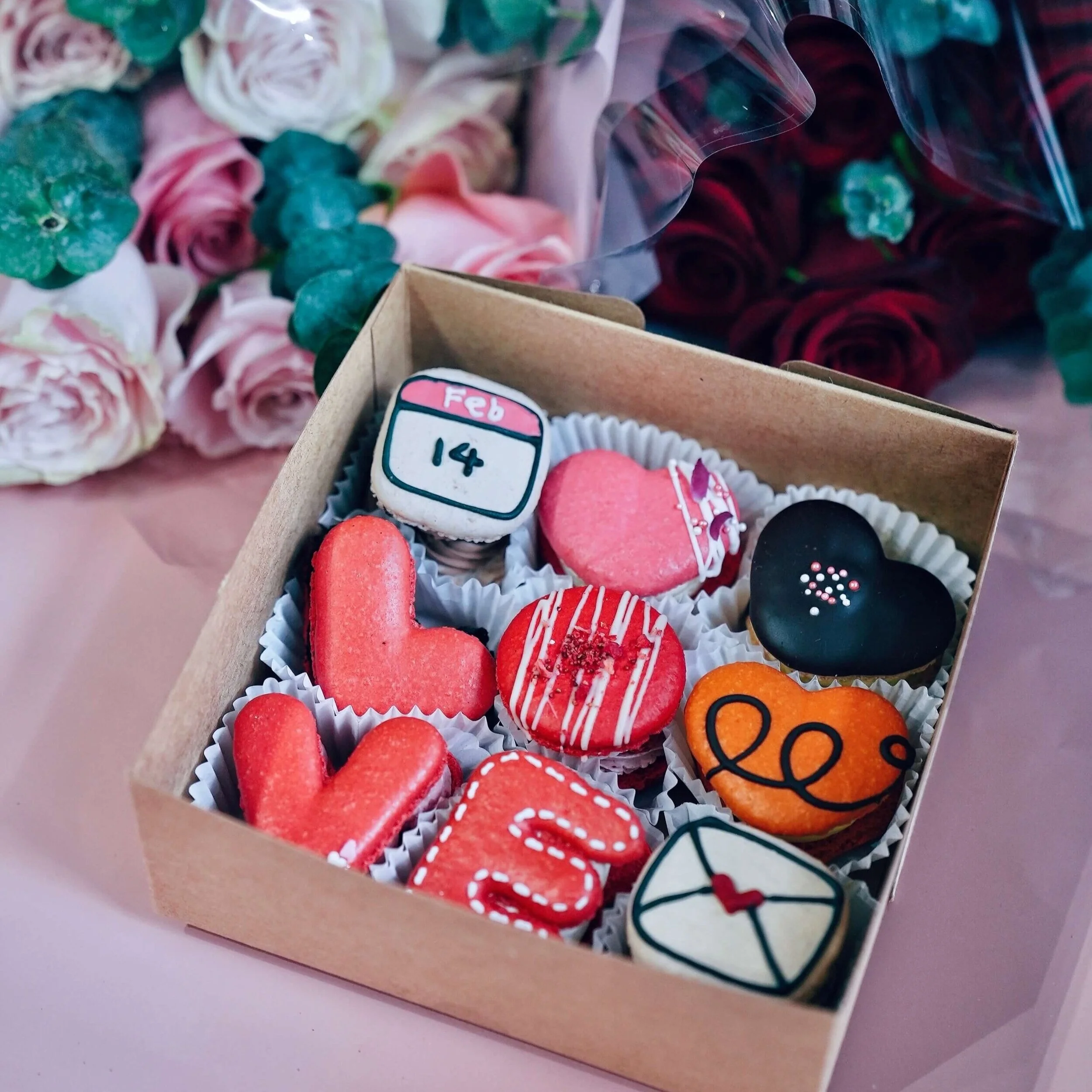vday+box+with+roses+pink+%281%29.jpg