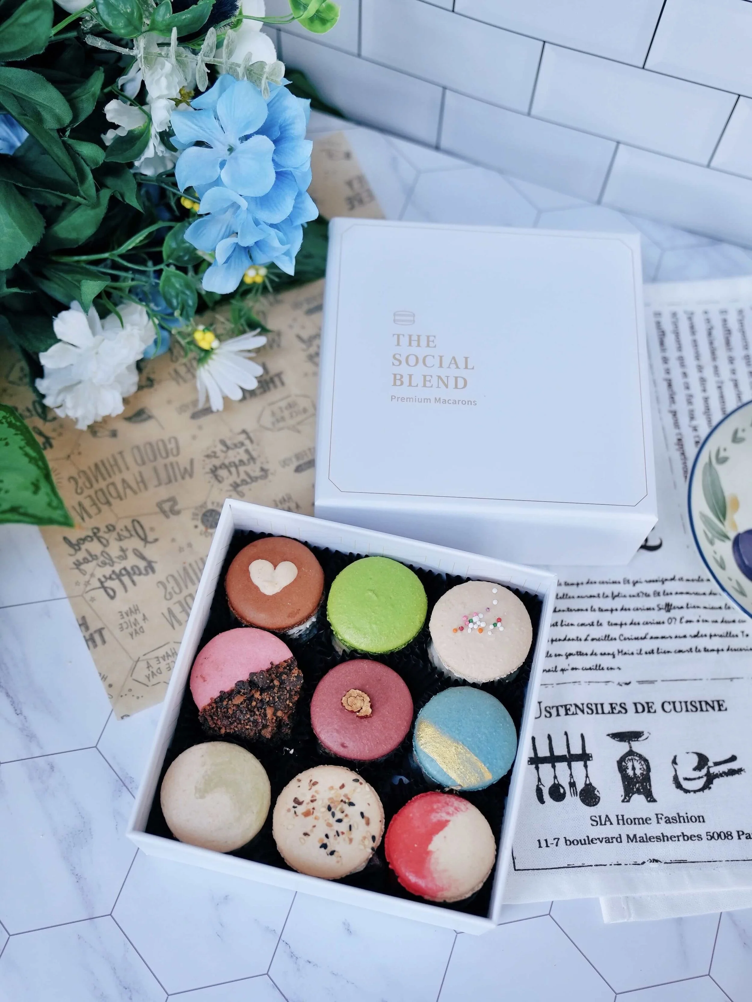 best-toronto-desserts-thesocialblend-local-collaboration-macarons-19.jpeg