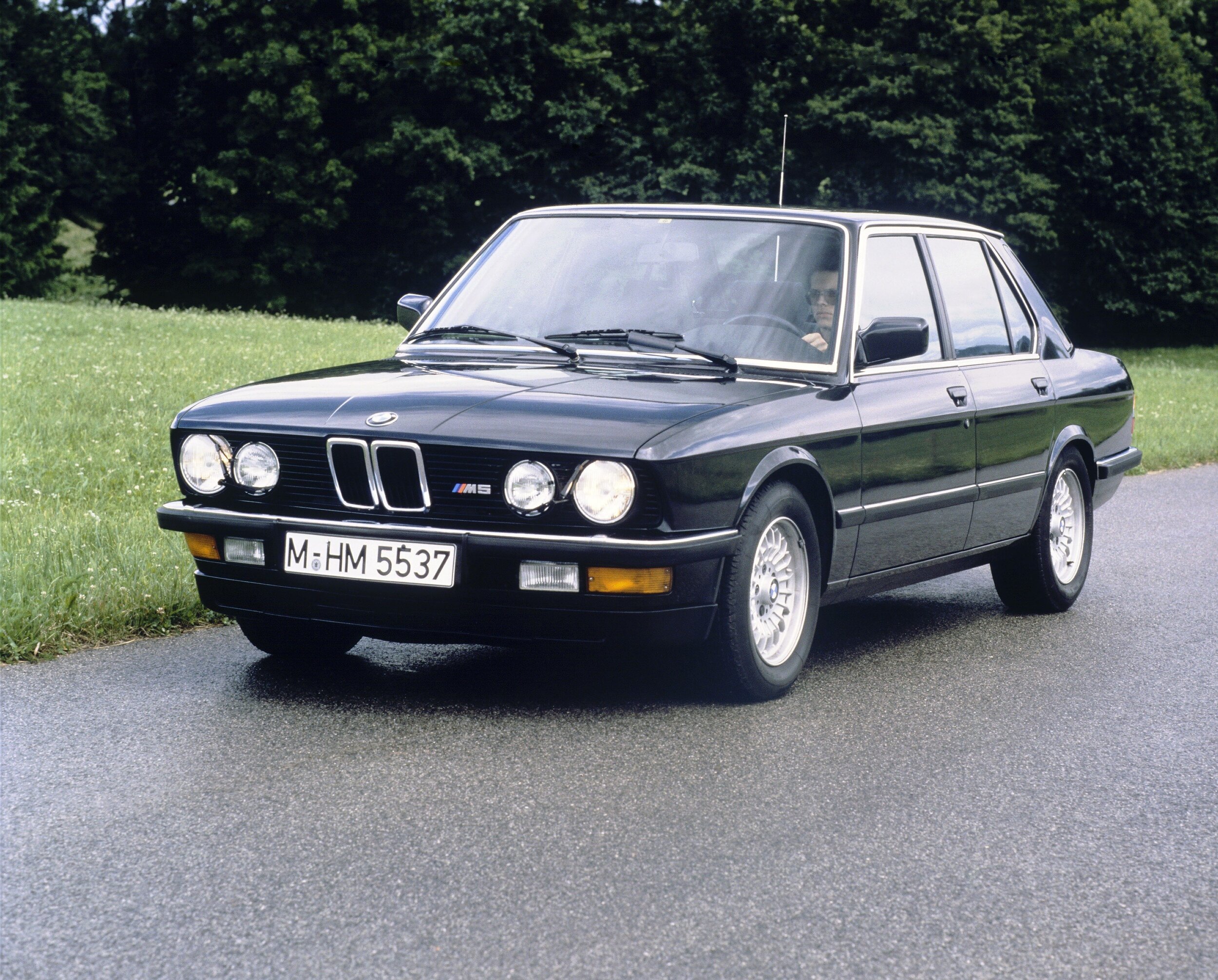 Первая м5. BMW e28 m5. BMW m5 е28. BMW 5 e28. БМВ е28 м5.