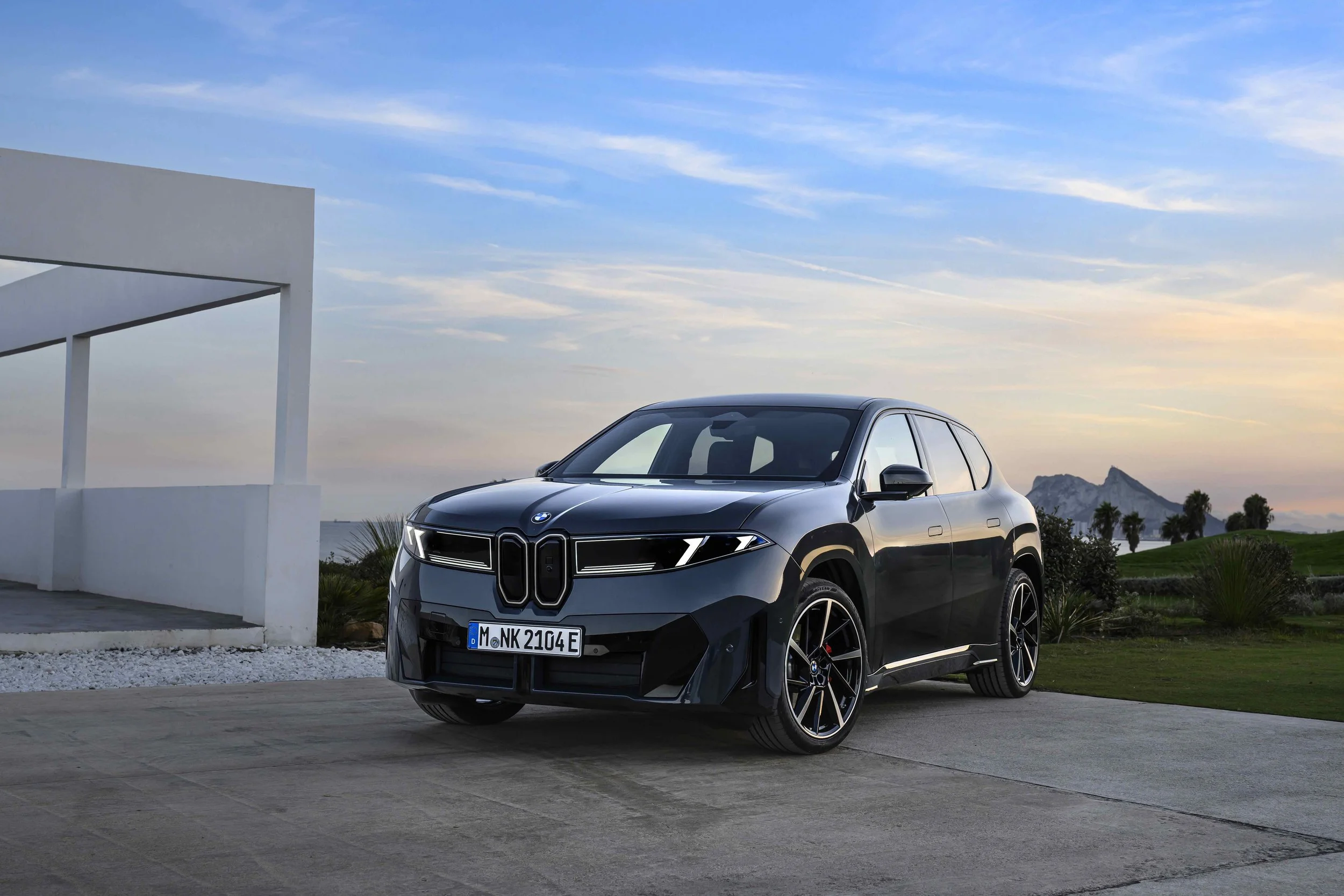 Details revealed on BMW’s ‘new class’ first model IX3