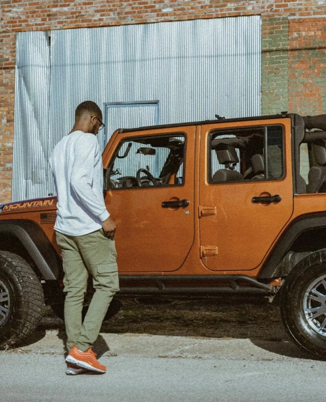 Watch: Mountains by Southside Dame