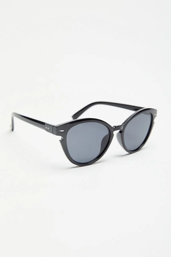 CHLOE  CUT OUT ROUND SUNGLASSES  $16