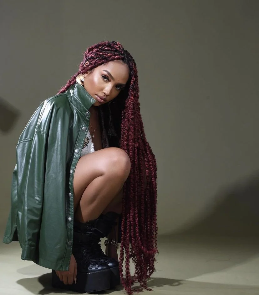 The Curve Queen aka Erykah Officer