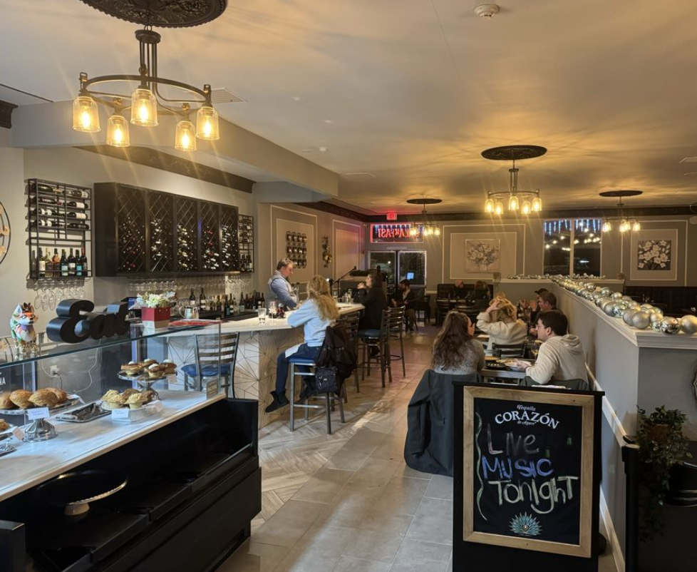 Mia Cafe and Wine Bar
