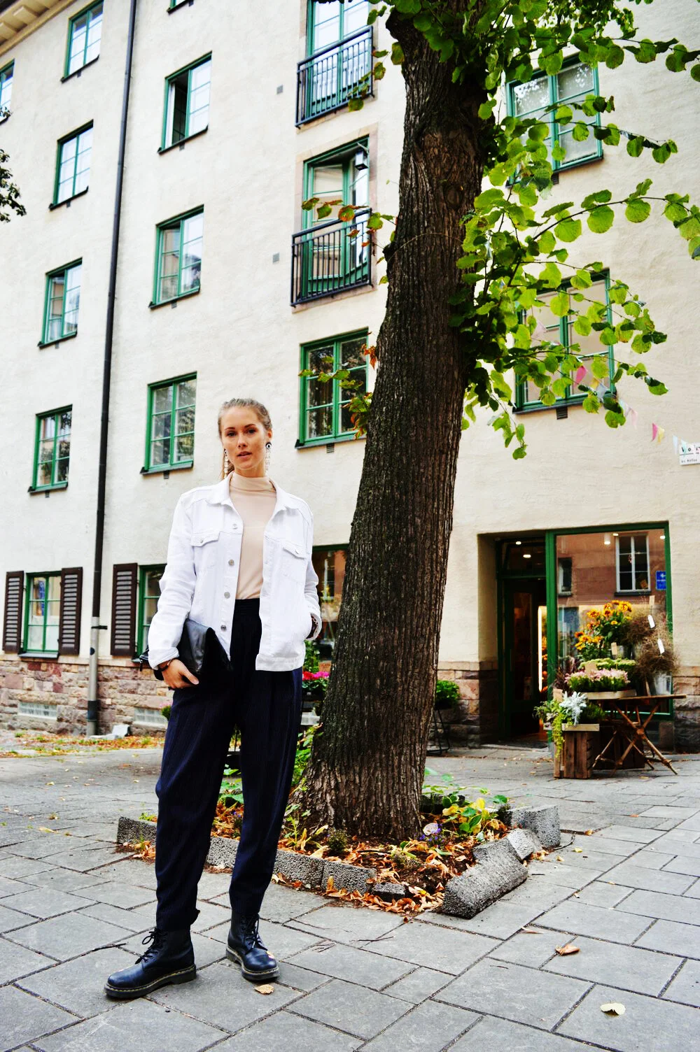 An outfit á la second hand