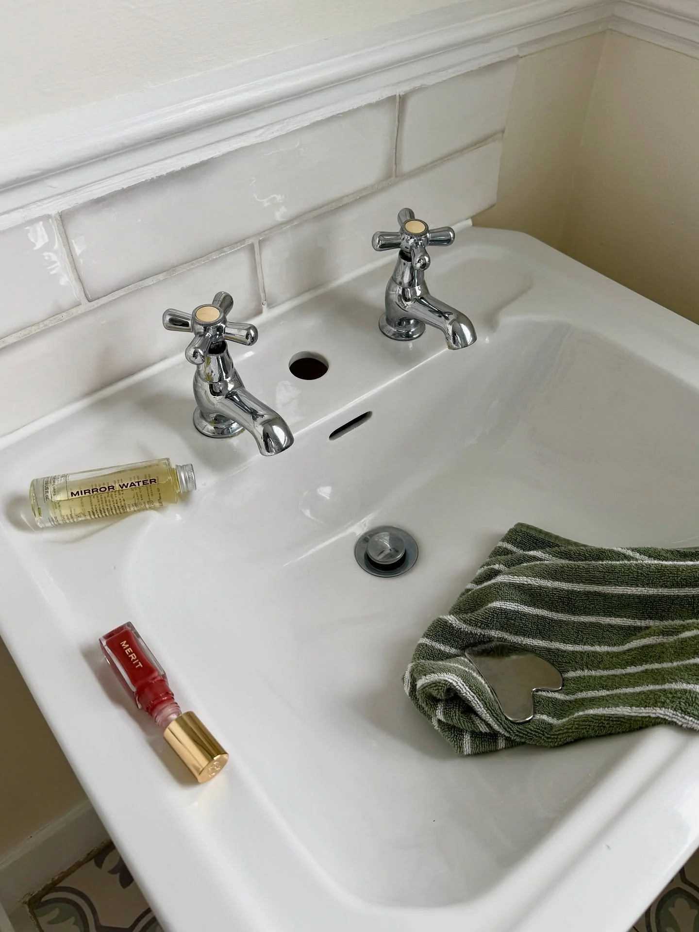 Life lately as a toddler concierge x facial masseuse π€ππ
School holidays have been a juggle, but also so much fun with our little people (summer in the mountains was everything we needed to reset β¨)
In between, I’ve loved filling my days tr