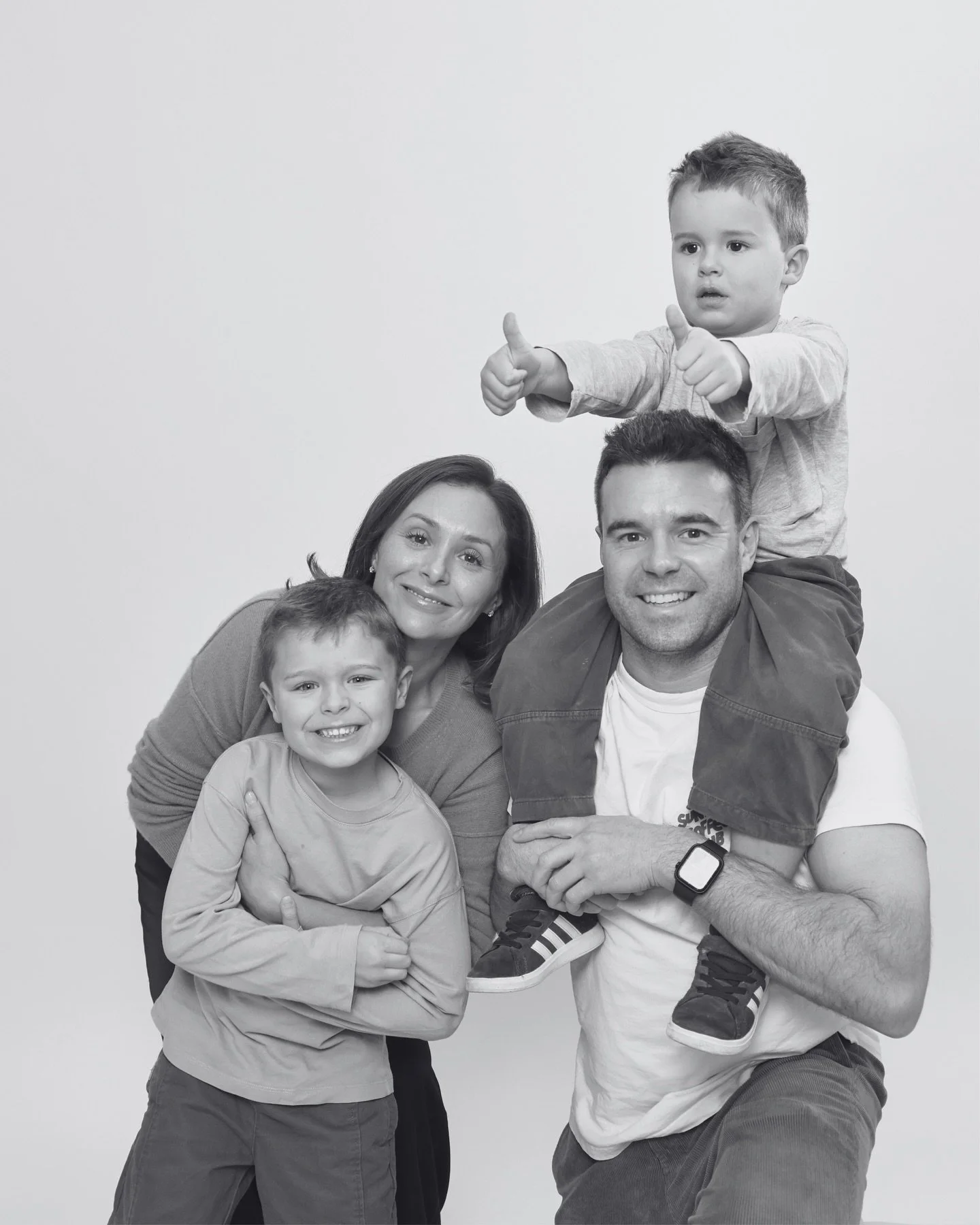 Twixmas 🍃 is dodging Lego, having time for face massage before bed, attempting family photos, over-whipping the cream for Pavlova, finalising some images for the launch of my lymphatic body treatments in Jan, countryside walks, soups, a drizzle of m