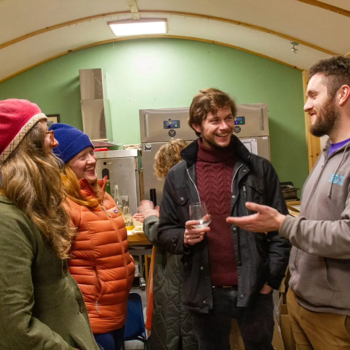 Cider Club TOMORROW! Ross-on-Wye 7 PM. Tickets from @rosscider or on the door. 

I've pinched this jolly picture from the @rosscider website to illustrate how excited we are to be pouring our ciders for the Yew Tree cider club TOMORROW 28th March,  7