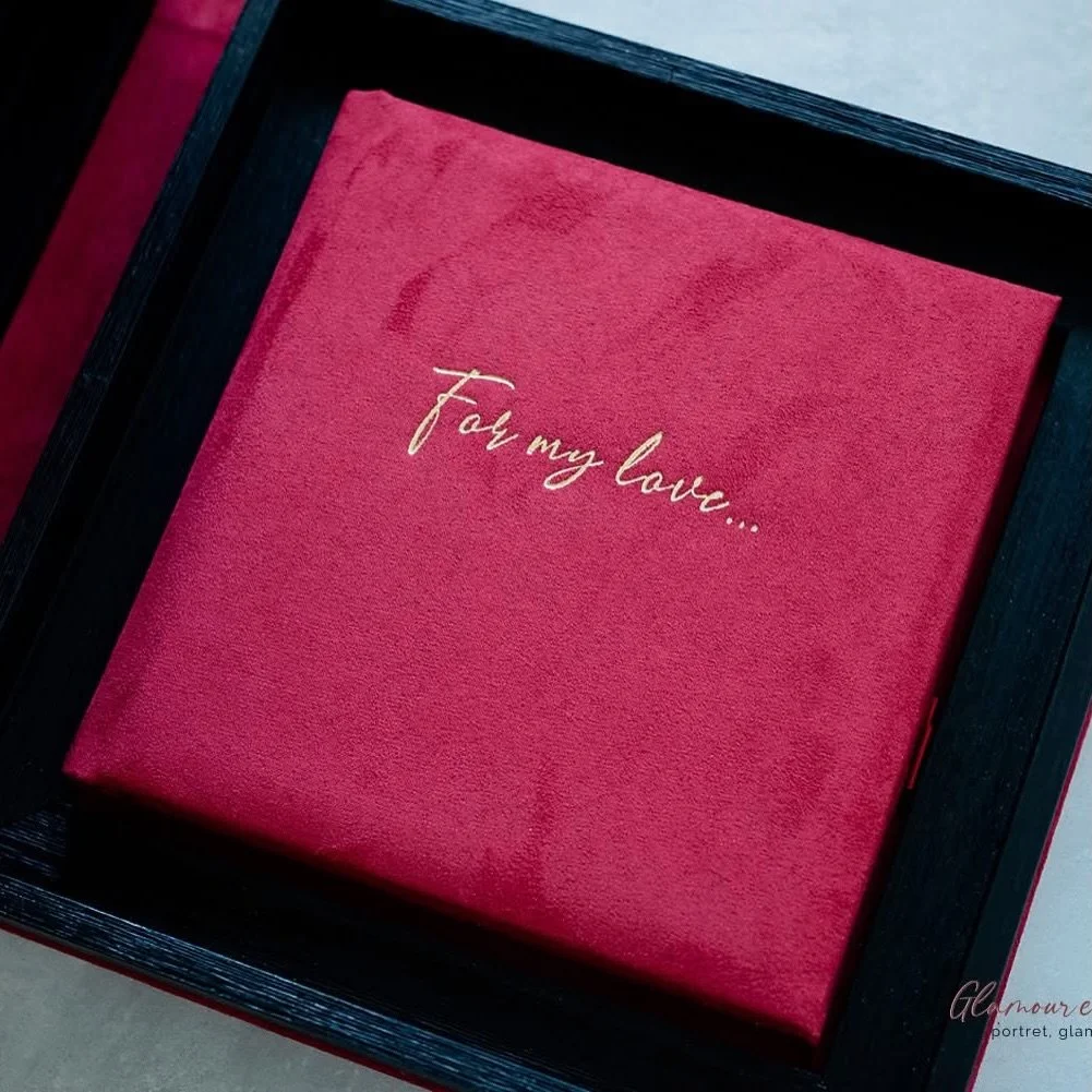 We zitten naast elkaar ,zij ziek, ik niet.
En ik zeg tegen haar:&rdquo; het maakt eigenlijk niet uit h&eacute;?!&rdquo; &ldquo;Jij hebt een einddatum, ik niet en toch kan ik eerder gaan!&rdquo;
Ze knikt.

Ik zie het dagelijks, mensen die denken dat z