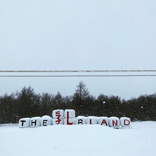 The what land ? #Hokkaido #japan #land #caligraphy #sign #snow #createurimages #tomnair #whoistomnair #artphotography #tombauerphotography